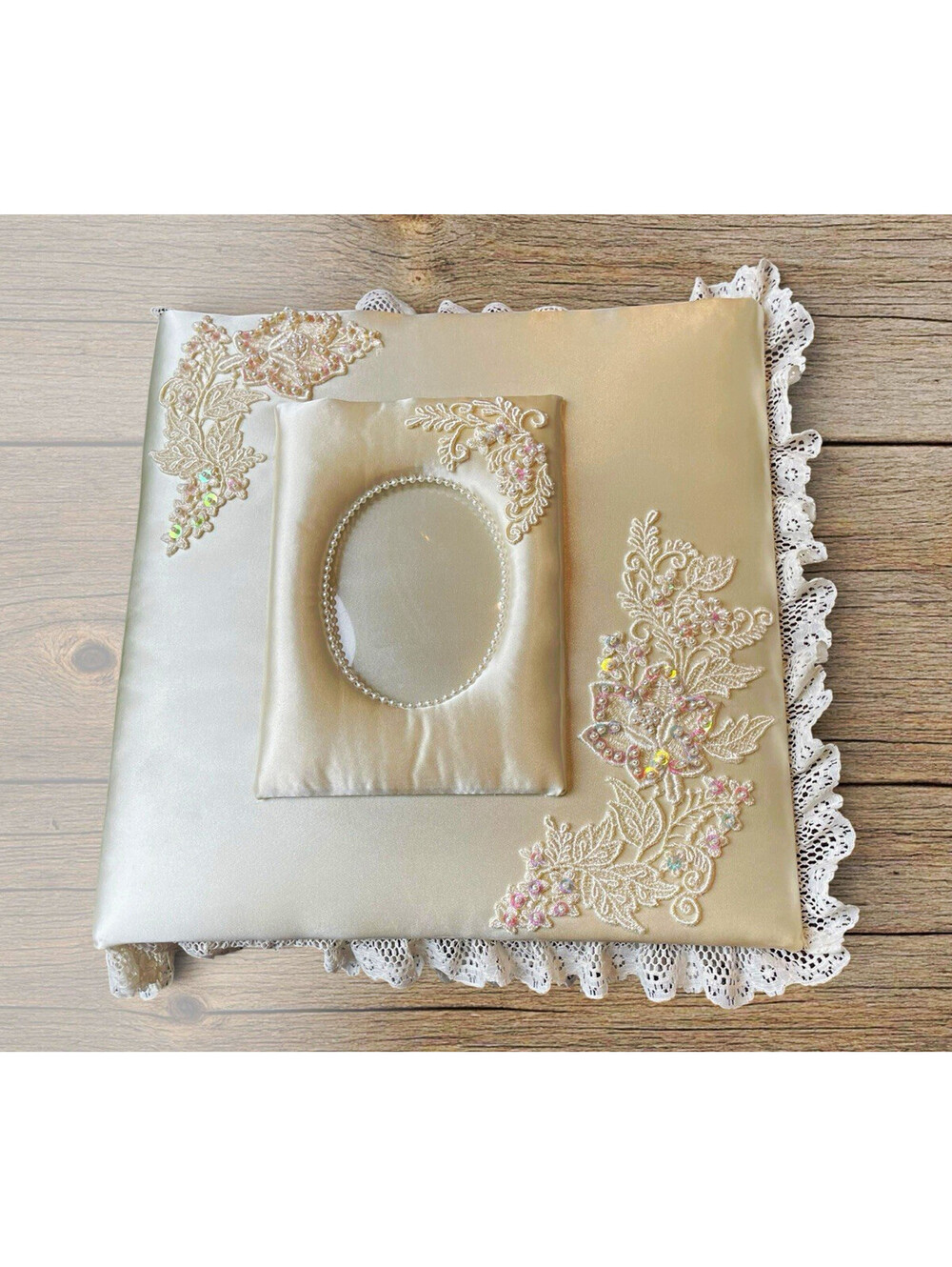1980Vintage White Satin and Lace Wedding Photo Album Binder - Padded Bridal book